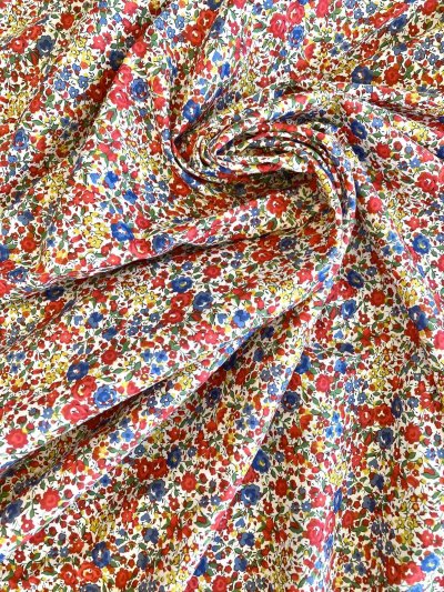 Photo1: Emma and Georgina