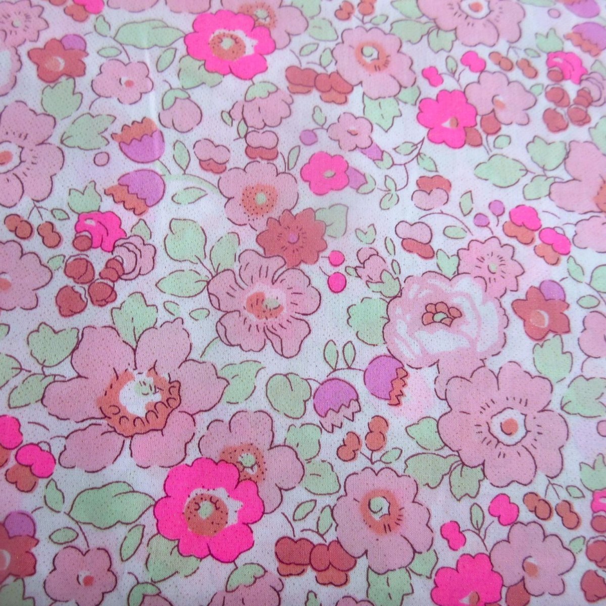 Photo2: Betsy【Neon Splash】 (2)